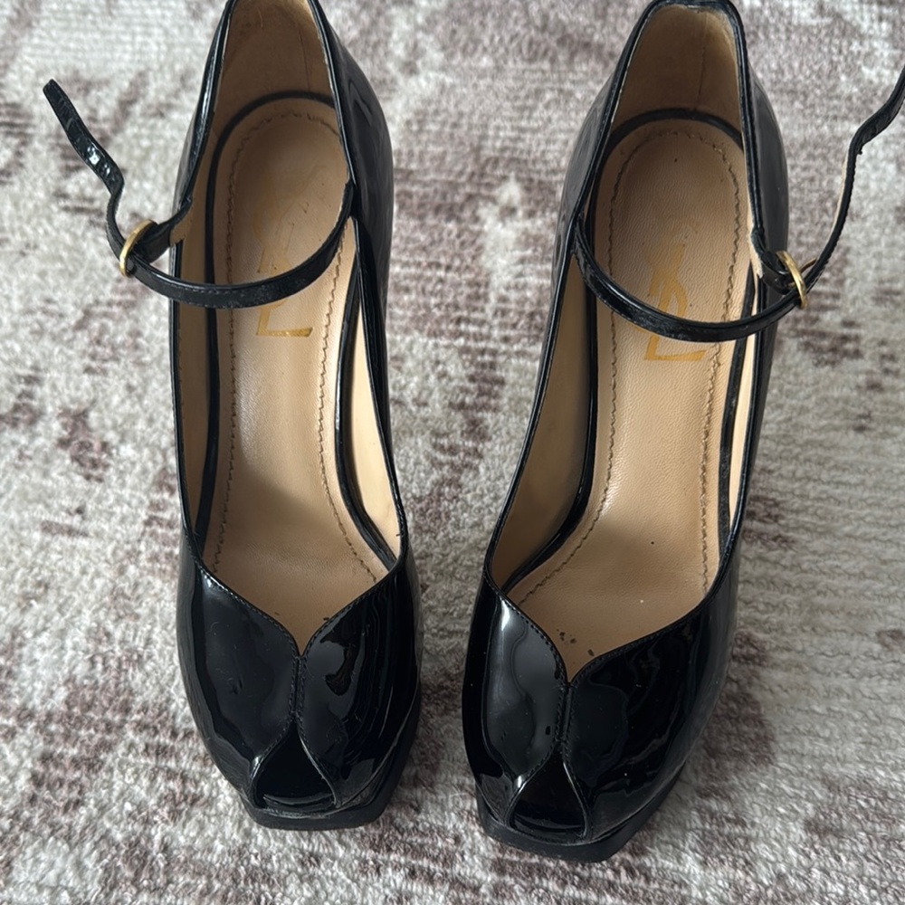 Yves Saint Laurent Black Patent Leather Heels